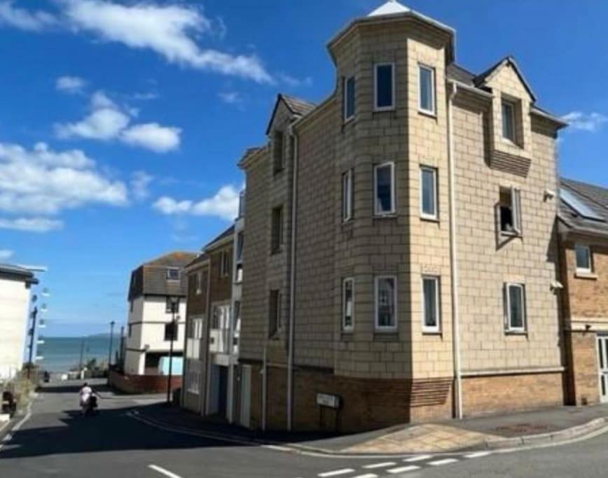 Seaside Modern Apartment Westward Ho!  Exteriör bild